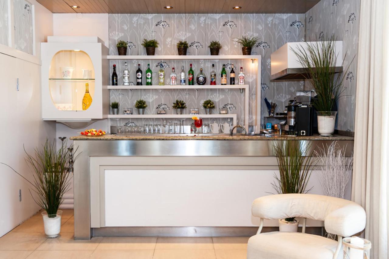Hotel Viamare Milano Marittima Buitenkant foto