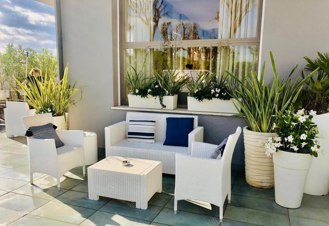 Hotel Viamare Milano Marittima Buitenkant foto