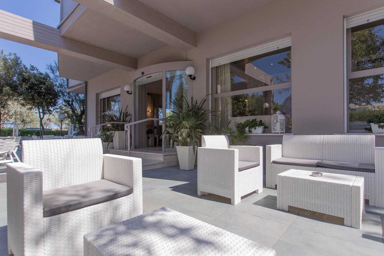Hotel Viamare Milano Marittima Buitenkant foto