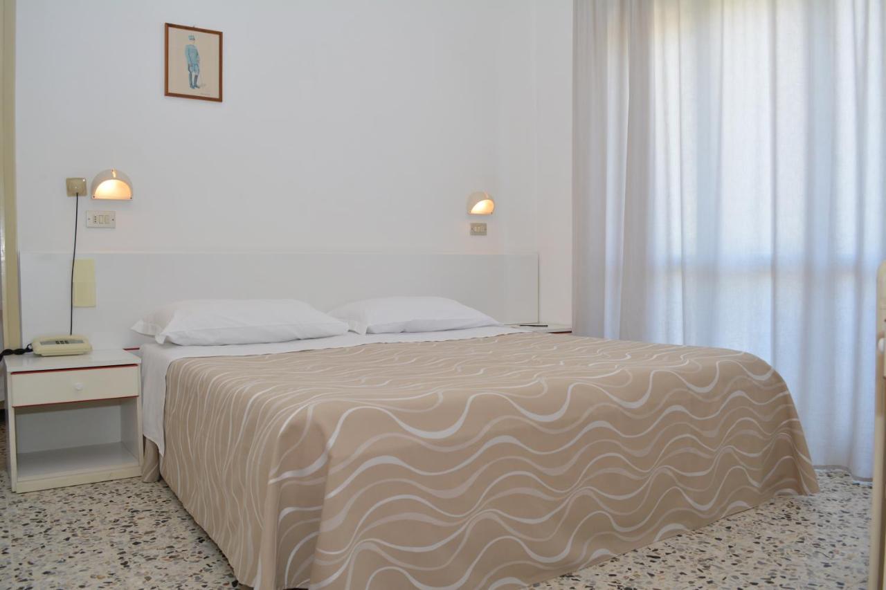Hotel Viamare Milano Marittima Buitenkant foto